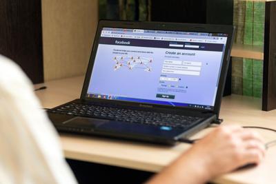 Russia says it's blocking access to Facebook