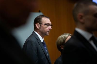 Michigan school shooter’s father, on trial for manslaughter, is now accused of making threats from jail
