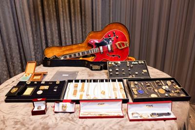 Long-lost Elvis Presley jewelry heads to auction