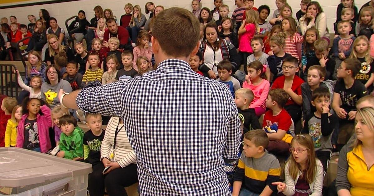WSIL Weather Academy travels to DeSoto Grade School | News | wsiltv.com