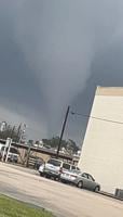 Tornado spawns in El Campo, Texas