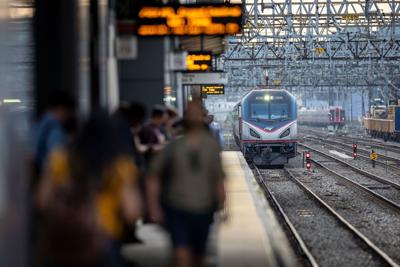 Biden announces $16 billion for Amtrak rail improvements in Northeast Corridor