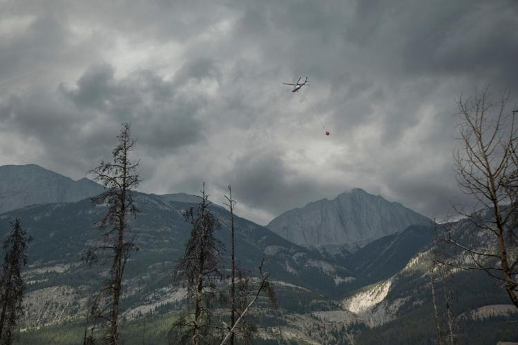 颁补濒颈蹿辞谤苍颈补鈥檚 Park Fire is now bigger than Phoenix while in Canada a blaze is scorching one of the largest national parks
