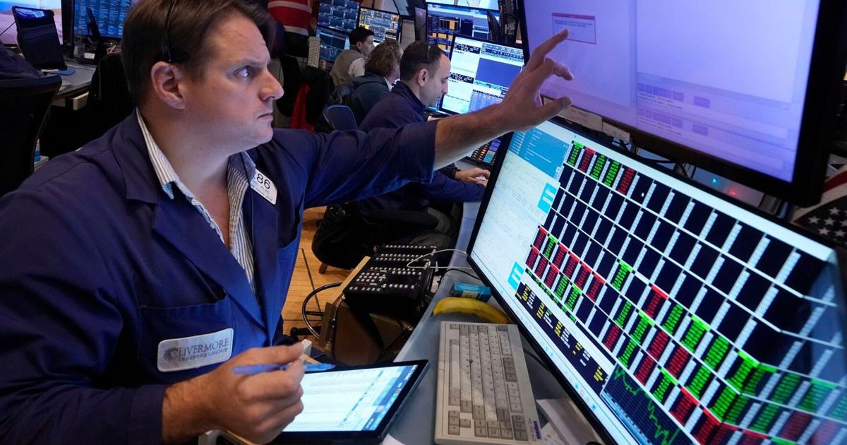 Dow plunges more than 1,100 points and marked its longest losing streak since 1974 | News | wsiltv.com