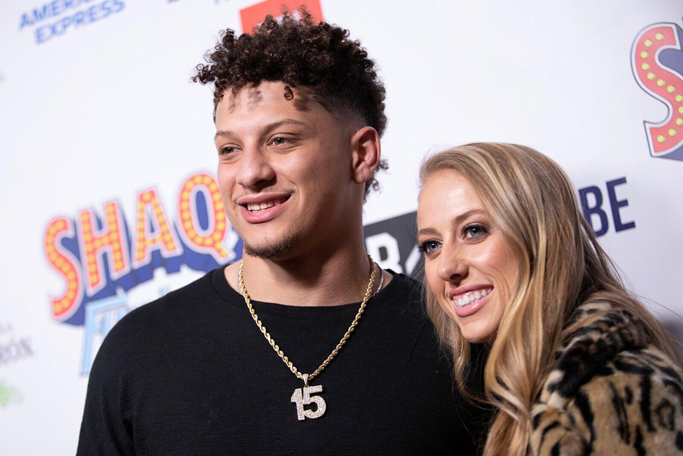 Brittany Mahomes, Patrick Mahomes Teach Daughter Sterling to Golf: Photo