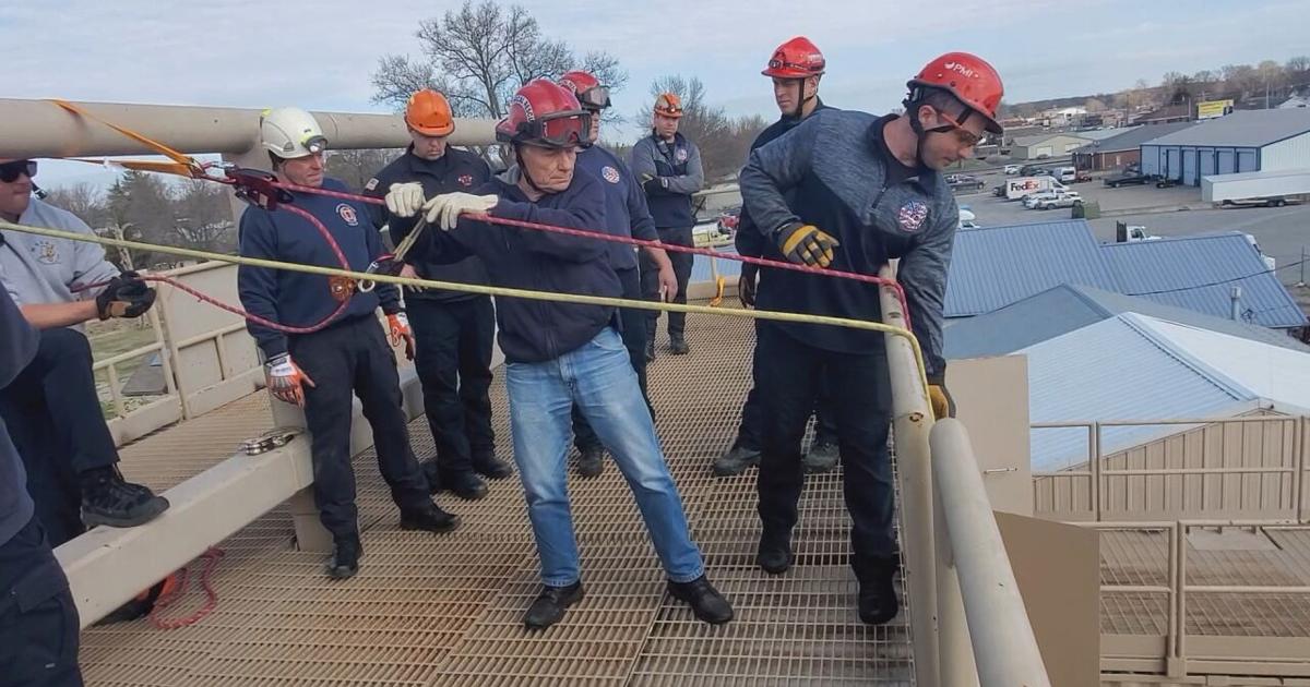 Firefighters from across southern Illinois use new equipment in rope ...