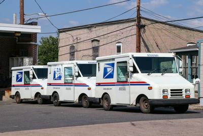 Christmas shoppers, beware! The window to do your holiday shipping is closing