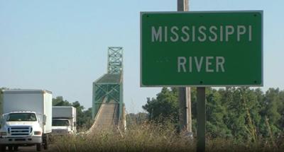 Mississippi River bridge, US 60/62