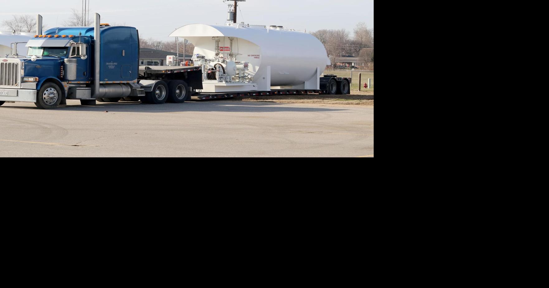 New fuel tanks arrive at Sikeston airport Missouri