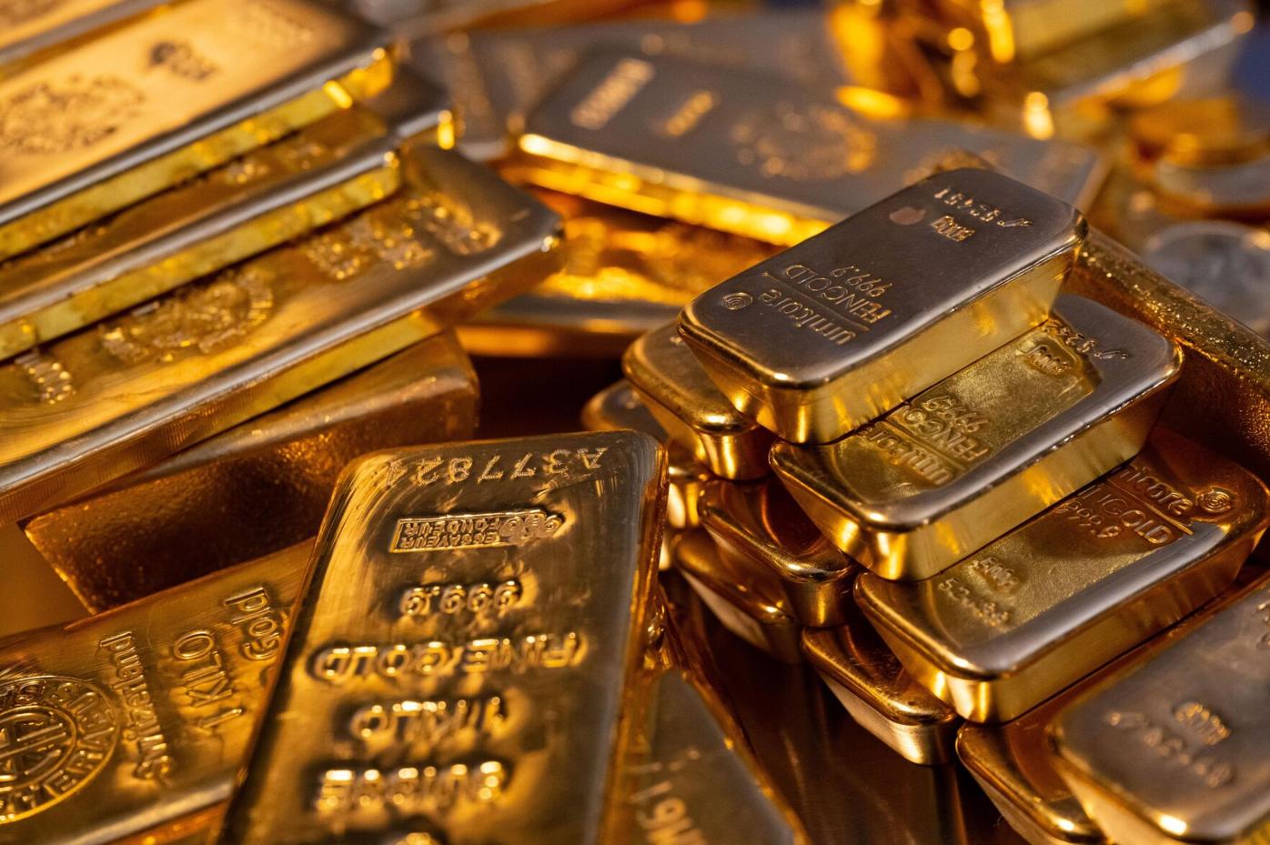 Menendez Googled 'How Much Is One Kilo of Gold Worth' Amid Alleged Bribery  Scheme