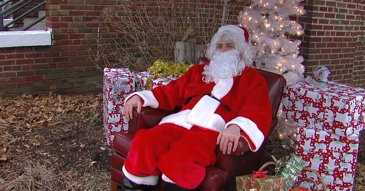 Santa Serves a Taste of Christmas Cheer at the Elks in Cairo