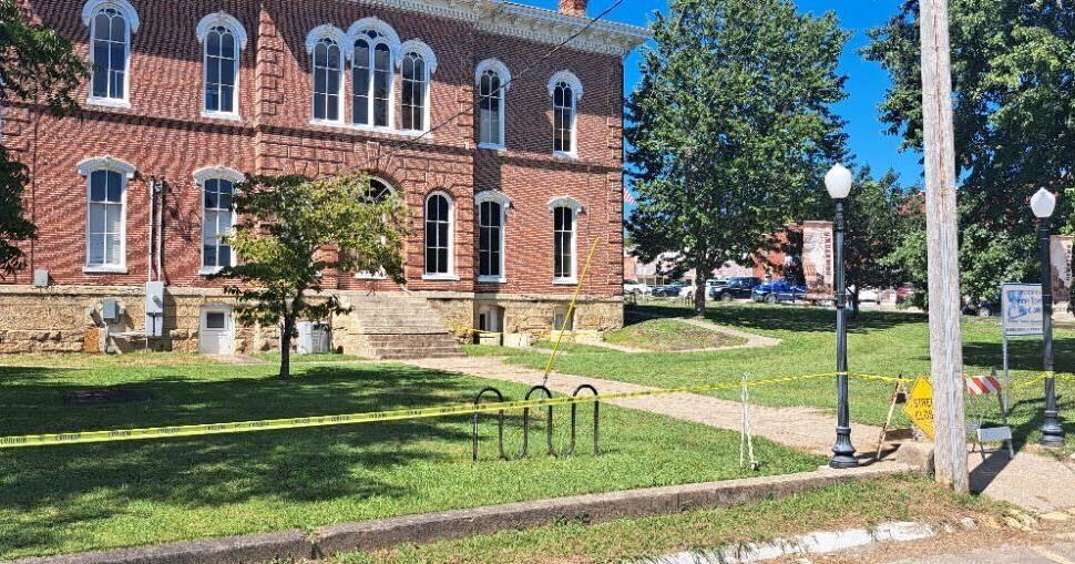 Johnson County Courthouse Closed Due To very Dangerous Structural johnson-county-courthouse-closed-due-to-very-dangerous-structural