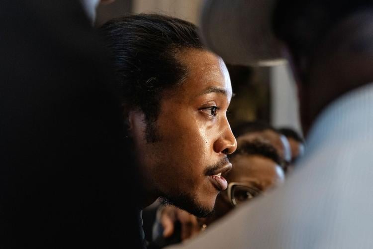 Tennessee State House votes to ‘silence’ Rep. Justin Jones, 1 of 2 Democrats expelled earlier this year