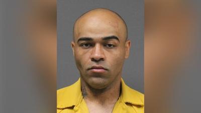 A Mississippi inmate escaped, apparently found work at a Chicago restaurant and then barricaded himself there, officials say