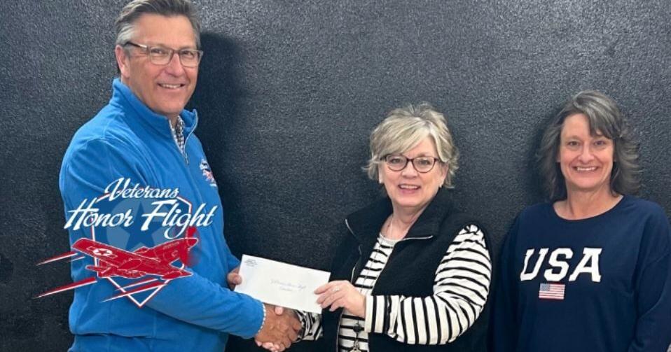 Crab Orchard School Donates $1,500 to Veterans Honors Flight of Southern Illinois