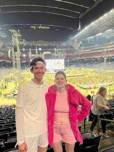 Taylor Swift fans show support for fan killed by a drunken driver after Houston concert