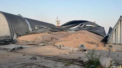 Ukrainian grain hangar destroyed