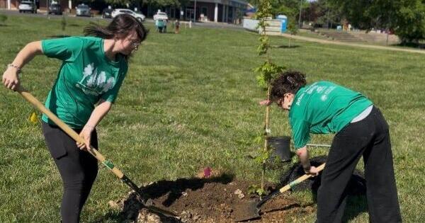 WKCTC plants 52 trees on Paducah campus for Arbor Day