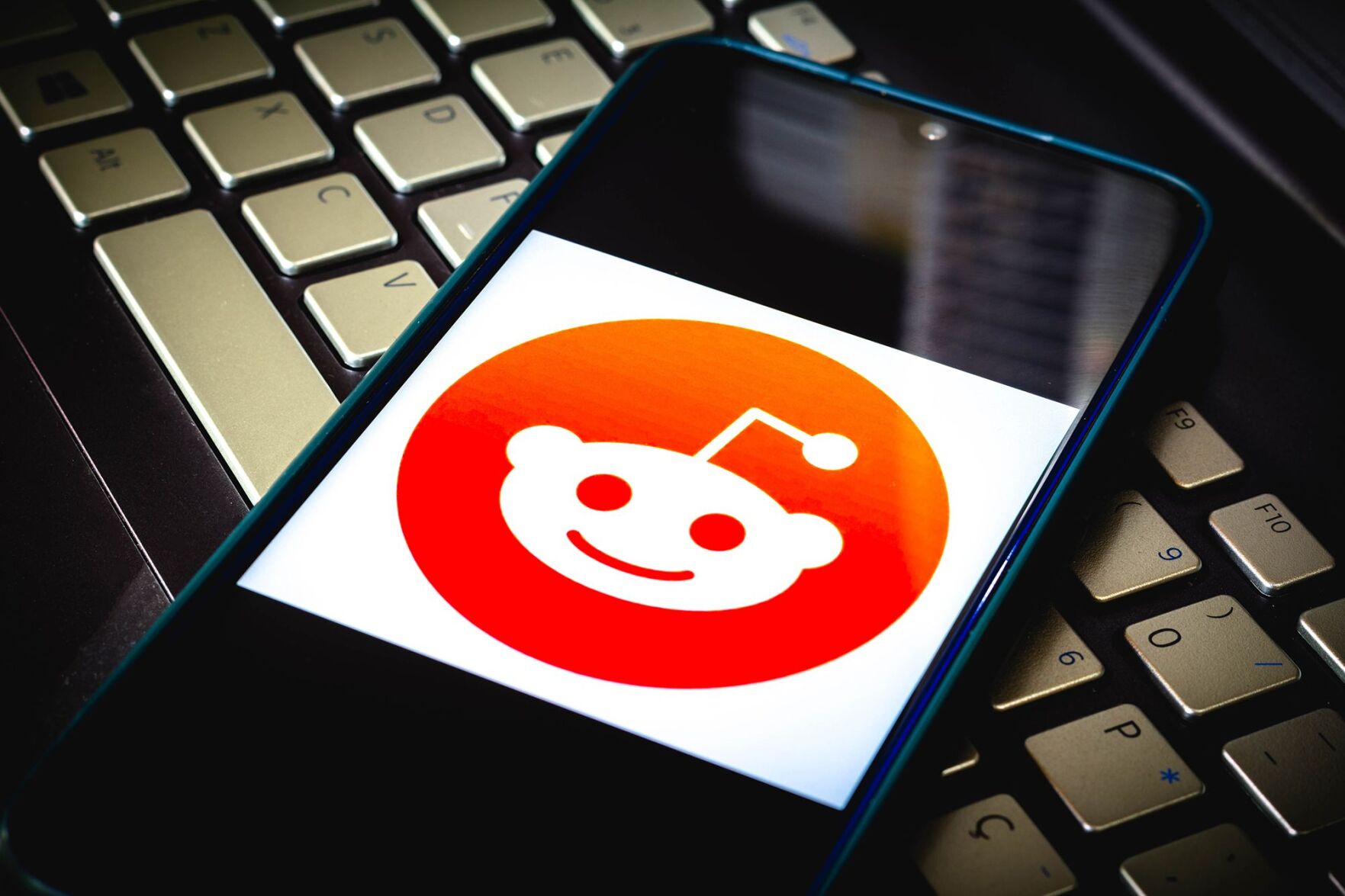 Hackers threaten to leak stolen Reddit data if company doesnt pay $4.5 million and change controversial pricing policy Consumer Watch wsiltv