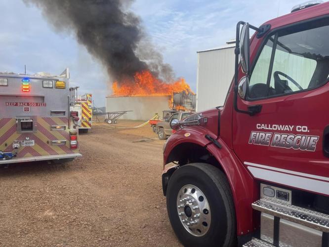 Crews battle tobacco barn fire in Calloway County. Kentucky