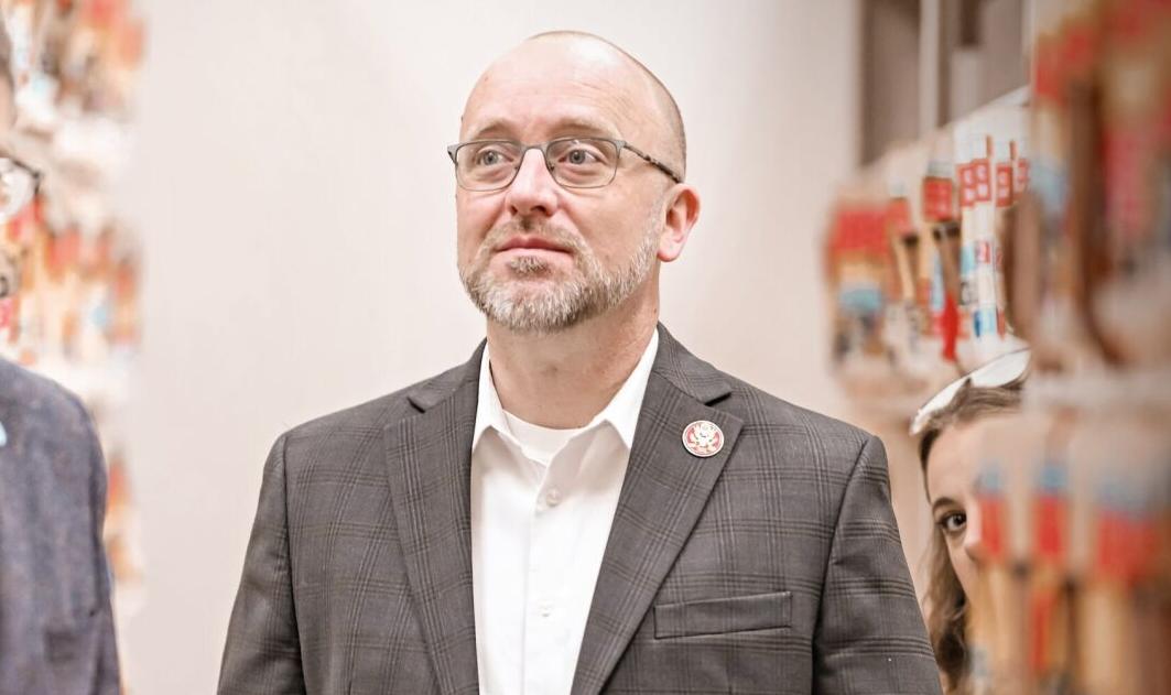 Davis drafting legislation over DCFS use of alleged unqualified interns ...