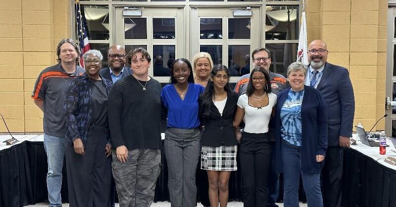 Oswego 308 Board of Education introduces student representatives for