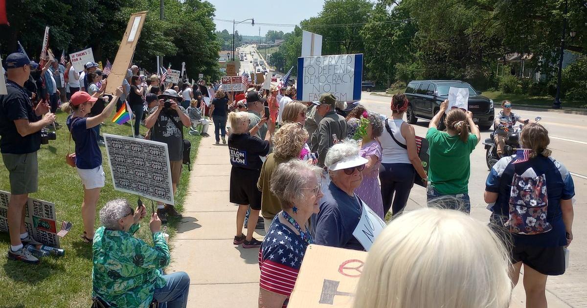 Demonstrators in Yorkville want no kings in the U.S. Rick Koshko Jun 16, 2025 Jun 16, 2025 Updated 5 mins ago