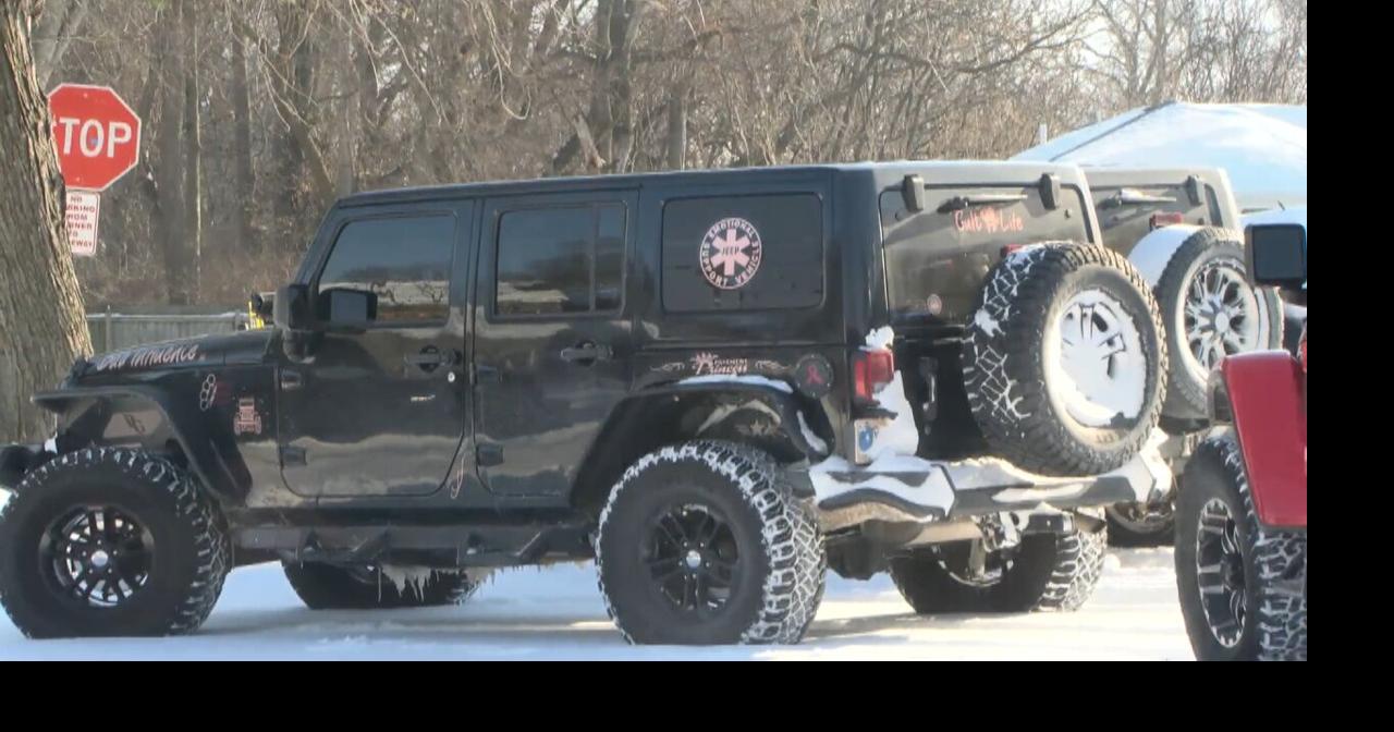 Jeep enthusiasts help deliver meals to Terre Haute residents