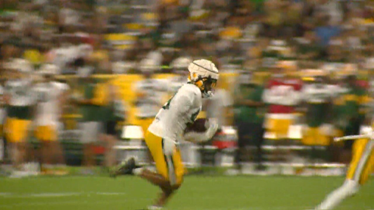 Green Bay Packers tight end Dominique Dafney comes in motion