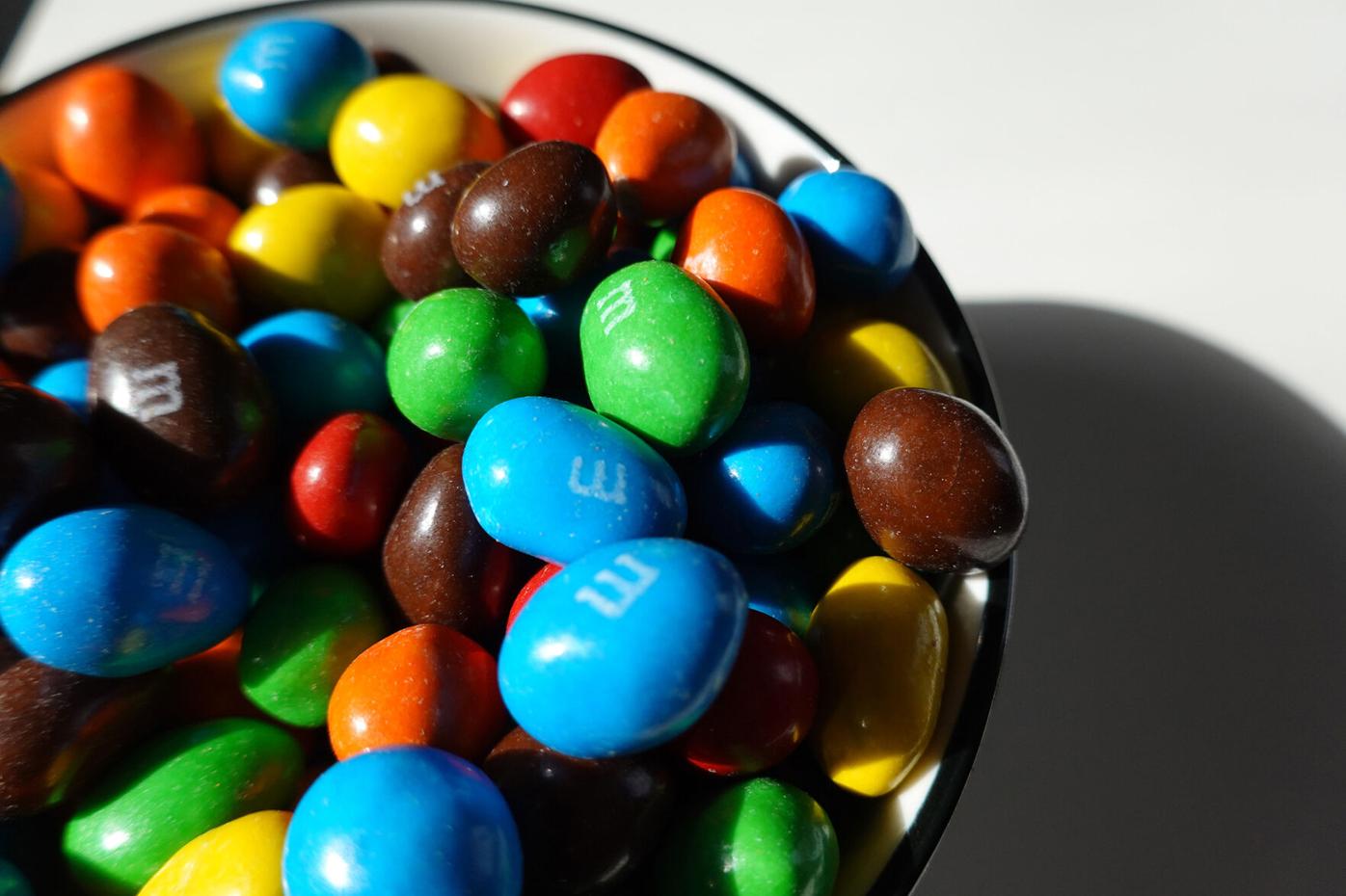 M&Ms introduces first new character in more than a decade: Purple - CBS News