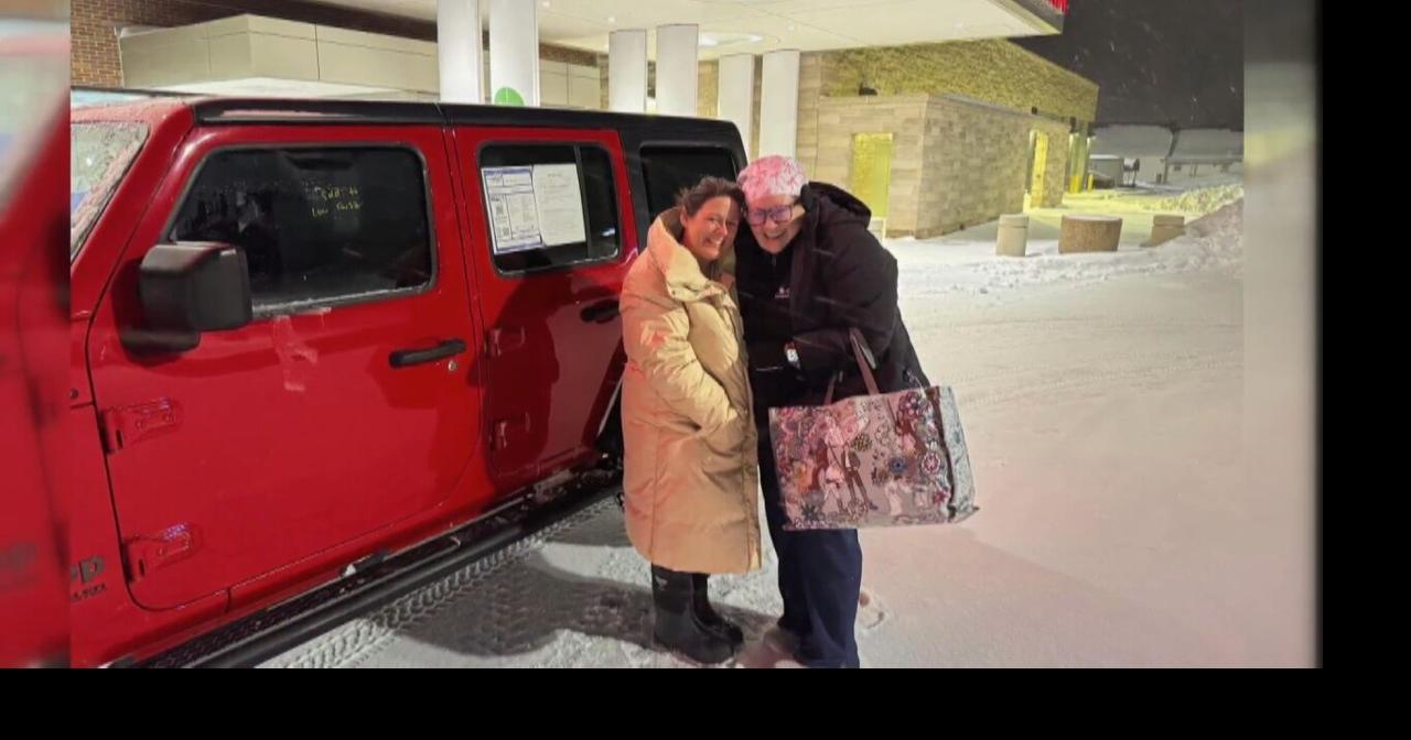 Southern Indiana Jeep owners volunteer rides for healthcare access
