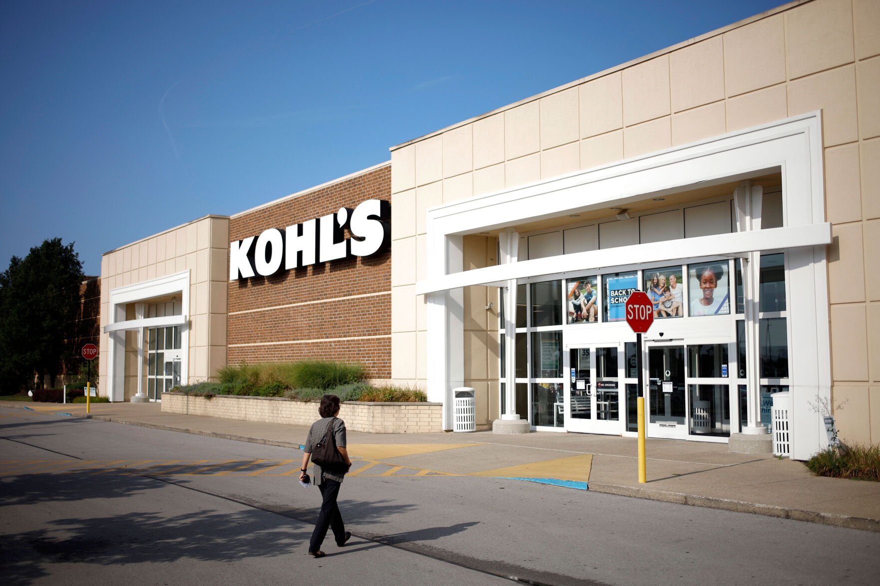 Should retailers like Kohl s and Macy s break themselves up