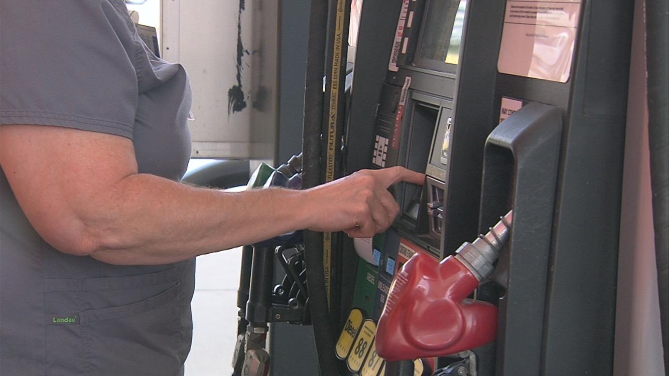 Cost for gas dips, experts say more drops could be in the future News