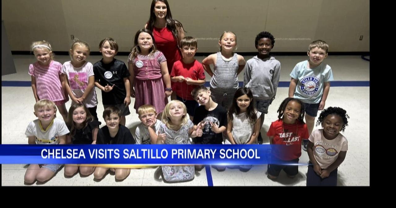 WTVA Meteorologist Chelsea Simmons talks to 1st grade students at