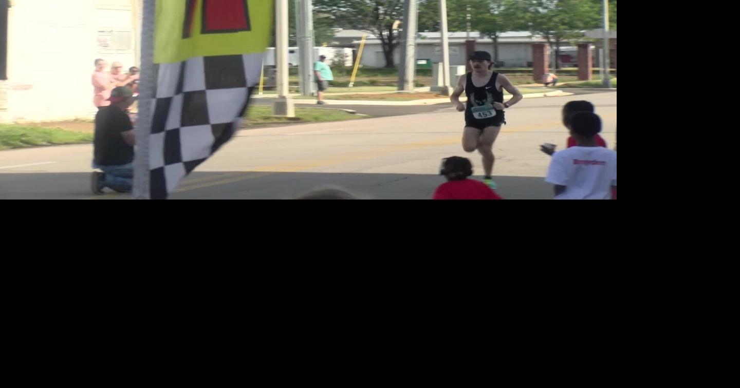 24yearold Tyler Moore wins Gumtree 10k in downtown Tupelo News