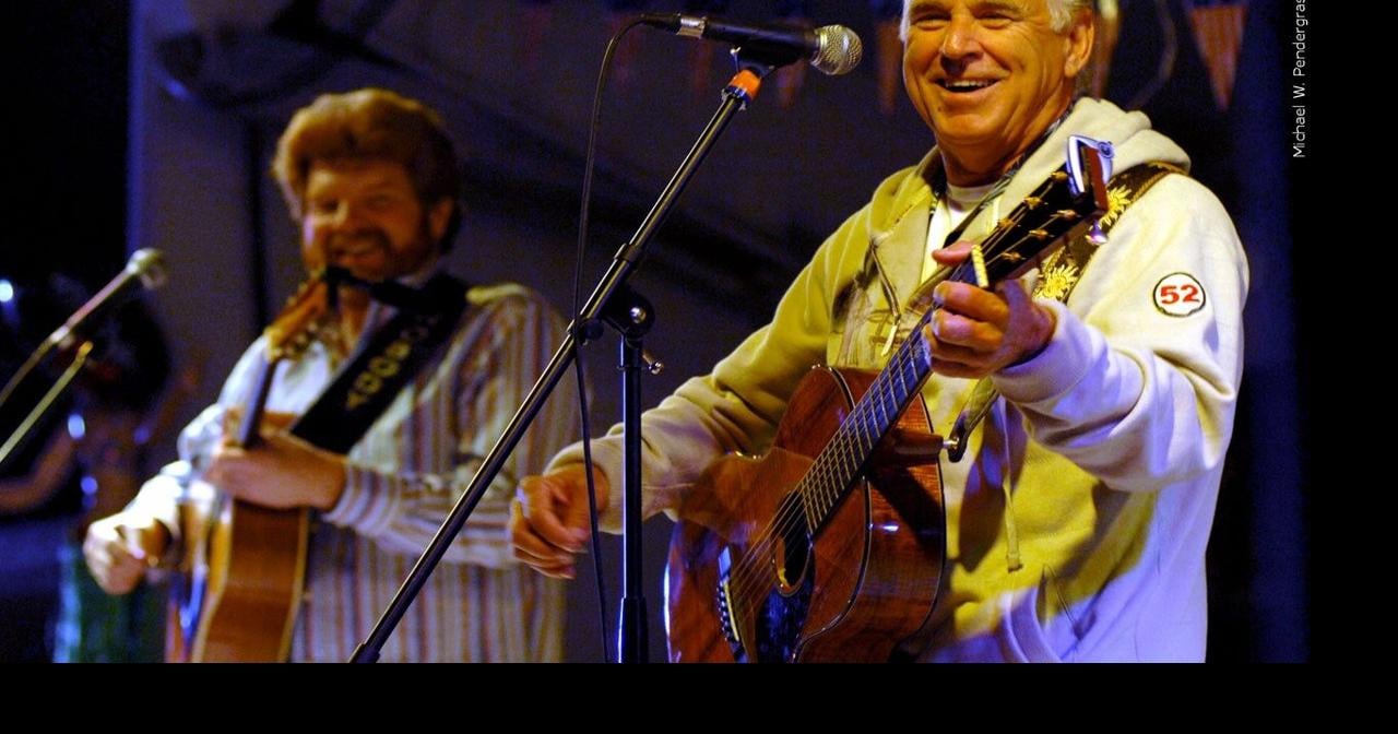 Jimmy Buffett Performs Margaritaville and Stars Fell On Alabama