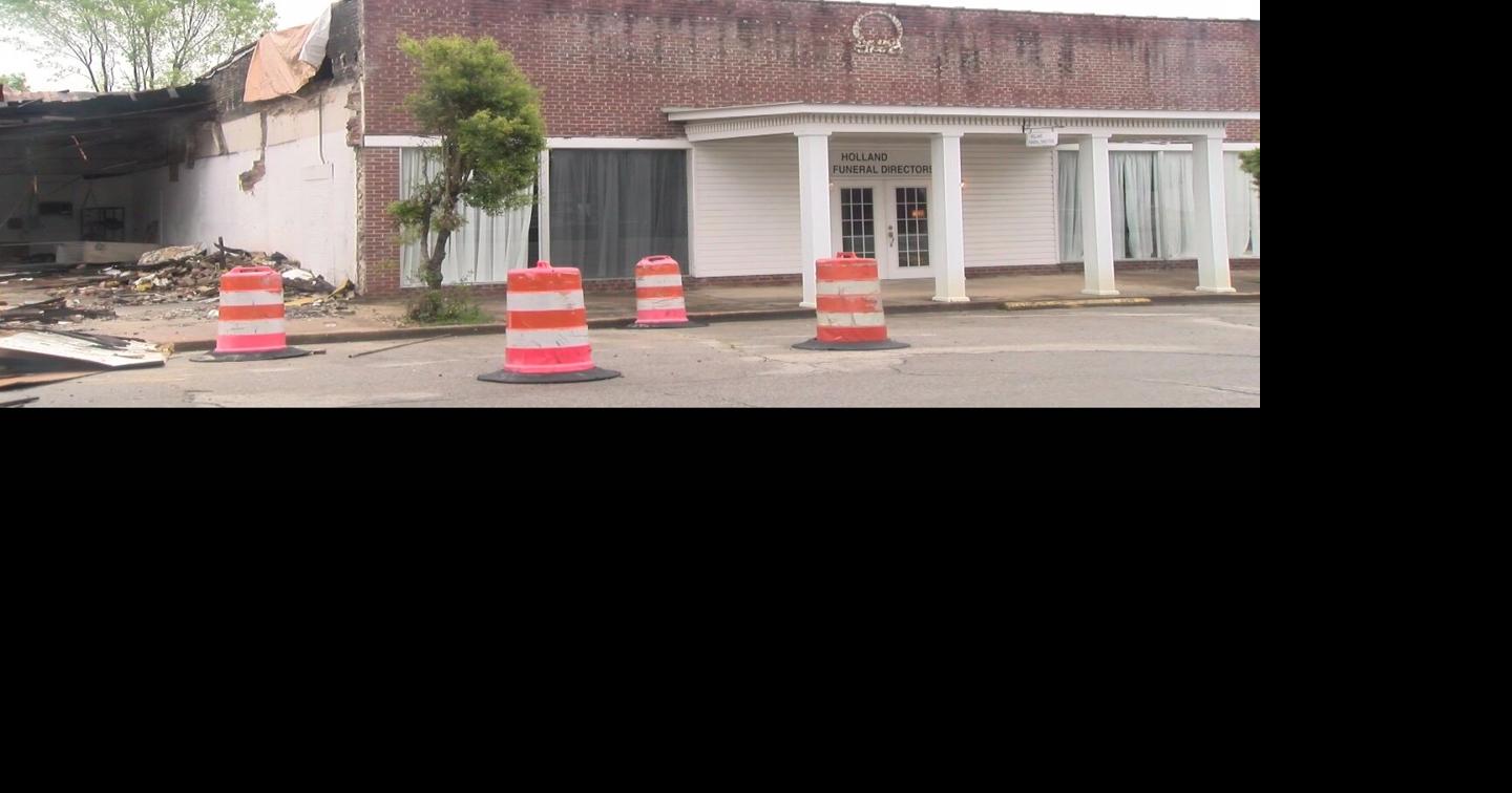 Okolona building nearing collapse to be saved by contractors News