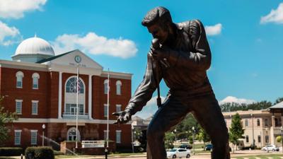 Statue of Elvis Presley in downtown Tupelo, Mississippi