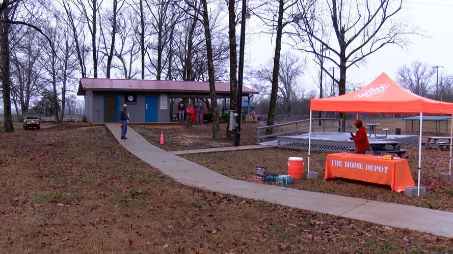 Home Depot donates materials and volunteers to improve Plantersville