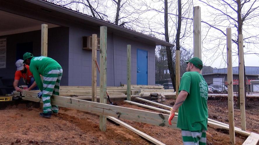 Home Depot donates materials and volunteers to improve Plantersville