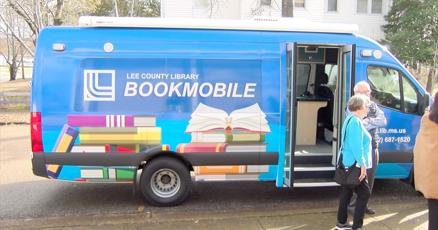 Lee County Library unveiled new bookmobile | News 