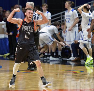 Boys Basketball State Tournament Chapmanville Knocks Off Fairmont Senior For Aa Title Boys Basketball Wvgazettemail Com