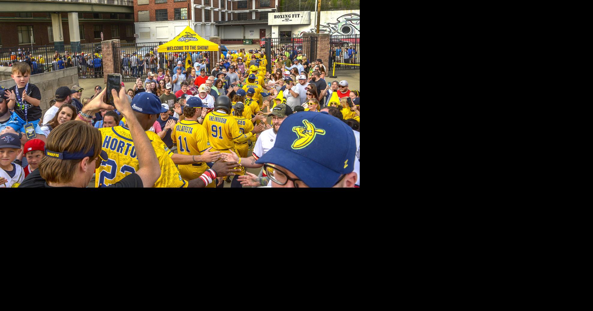 Savannah Bananas' weekend in Charleston draws fans in bunches Sports