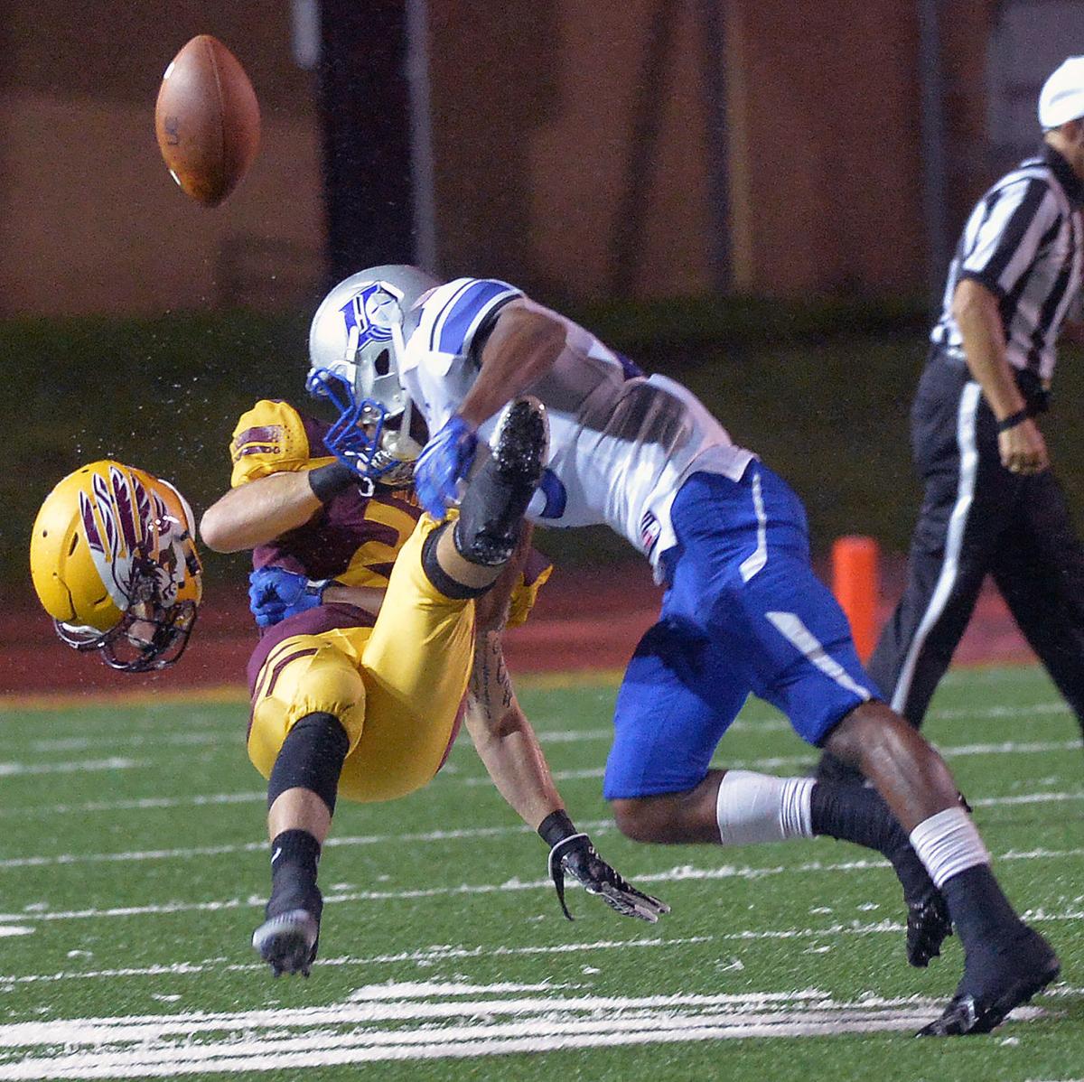 Mec Football Urbana Ends Uc S Bid For Perfect Season Mec Sports
