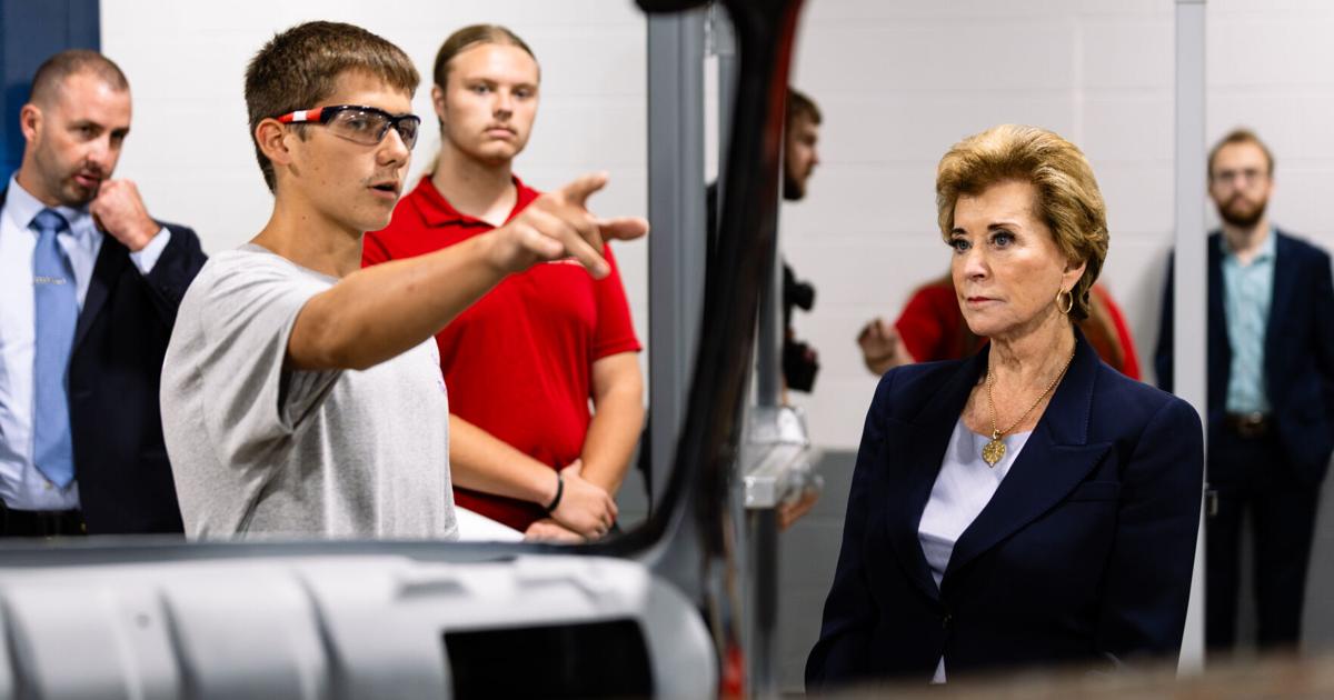 US Secretary of Education Linda McMahon visits Woody Williams Center
