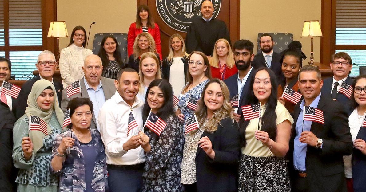 27 from 19 countries become new US citizens at courthouse ceremony in ...