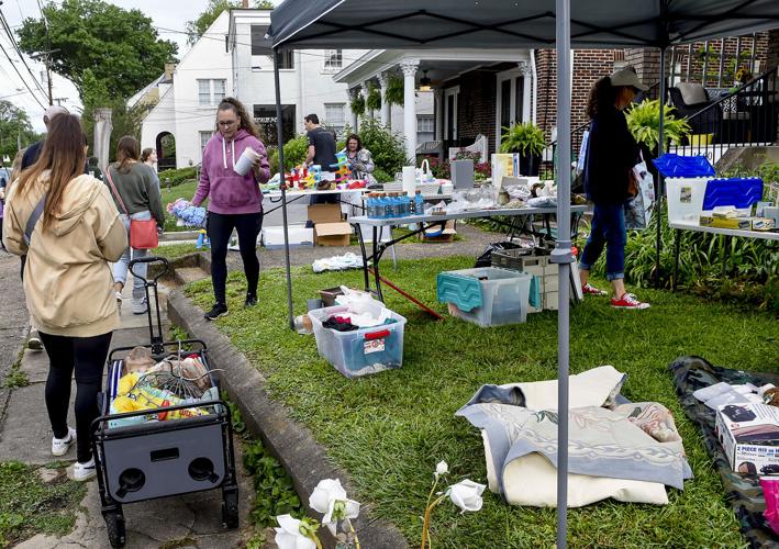 East End Yard Sale in Charleston brings out bargain hunters Galleries