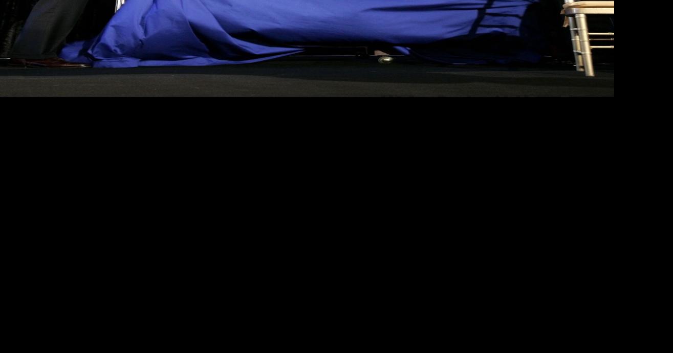 Again, a blue dress casts a shadow on Bill Clinton | Life & Arts |  wvgazettemail.com