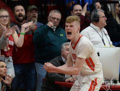 Boys Basketball Regionals Poca Knocks Off No 3 Ranked Logan To