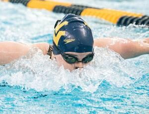 Abby Reardon's three wins earn ӽ紫ý Weekly Honors; Varsity Sports roundup